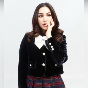 Meet your Posher, Celina